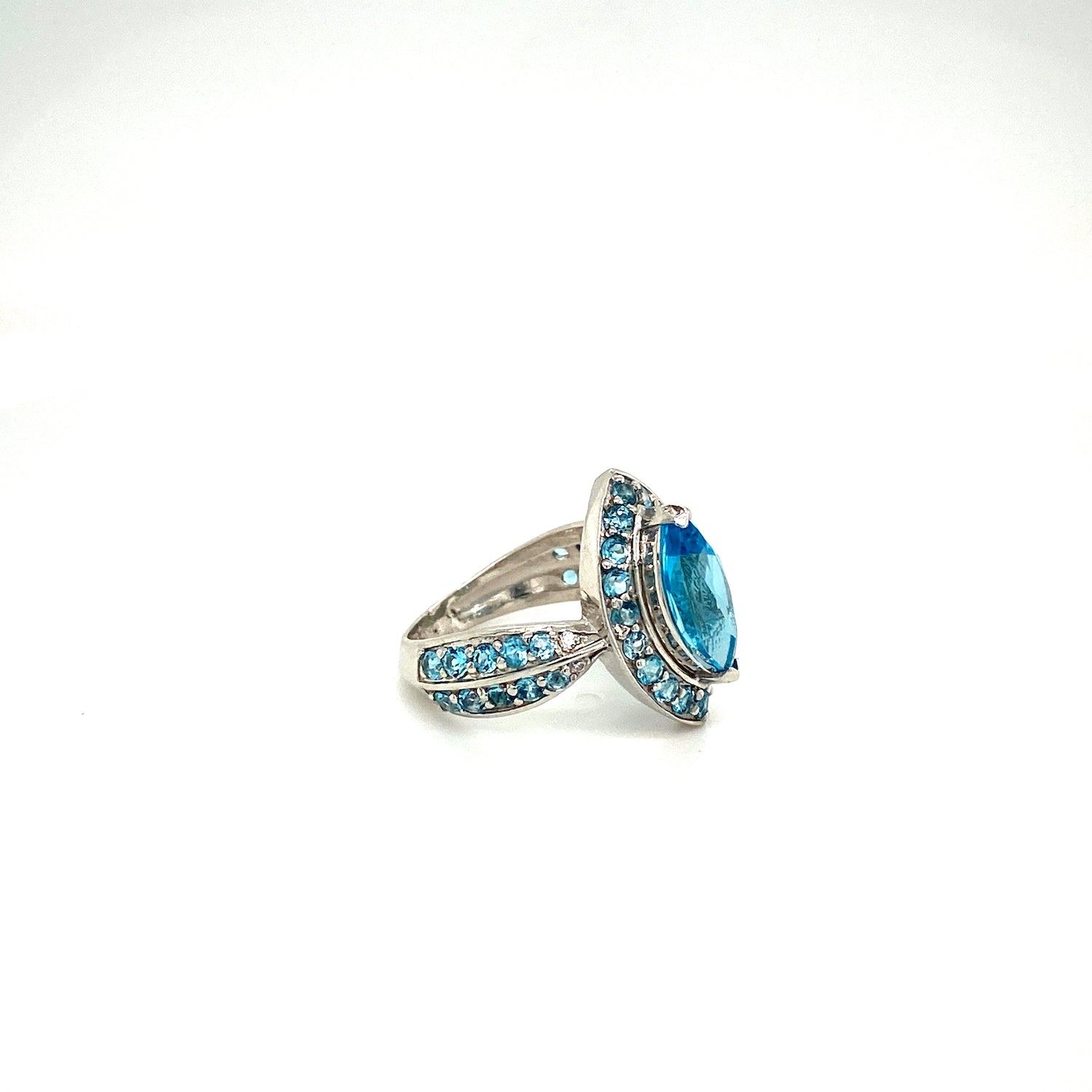 Natural Blue Topaz Gemstone 925 Sterling Silver Ring - Side View | Paraiso Jewels