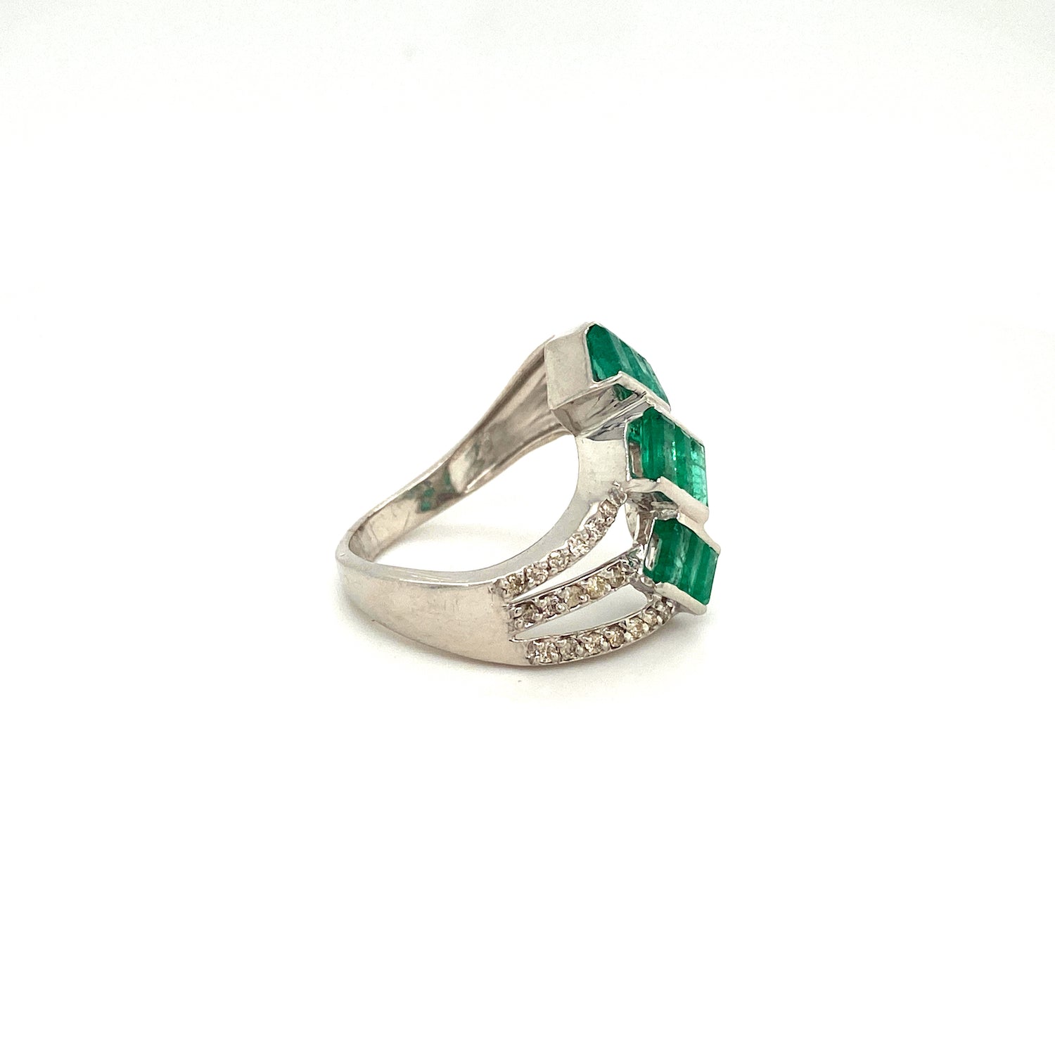 Natural Emerald and Diamond Gemstone 925 Sterling Silver Ring - Side View | Paraiso Jewels