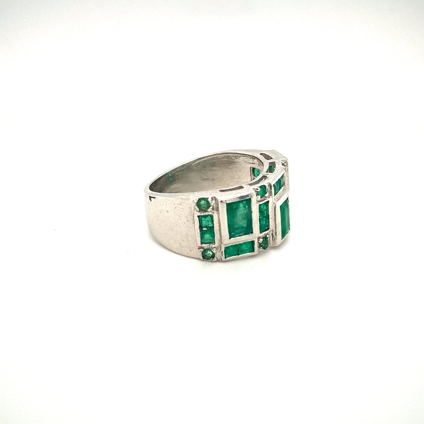 Natural Emerald Gemstone 925 Sterling Silver Ring - Side View | Paraiso Jewels