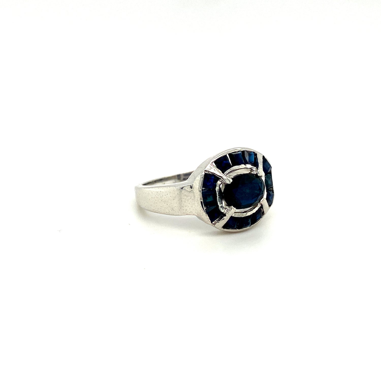 Natural Sapphire Gemstone 925 Sterling Silver Ring - Side View | Paraiso Jewels