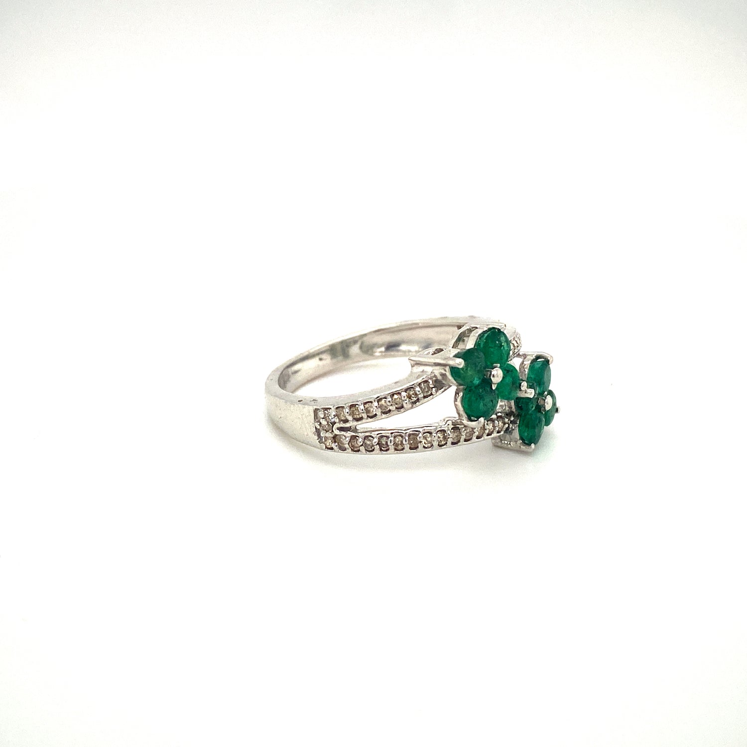 Natural Emerald and Diamond Gemstone 925 Sterling Silver Ring - Side View | Paraiso Jewels