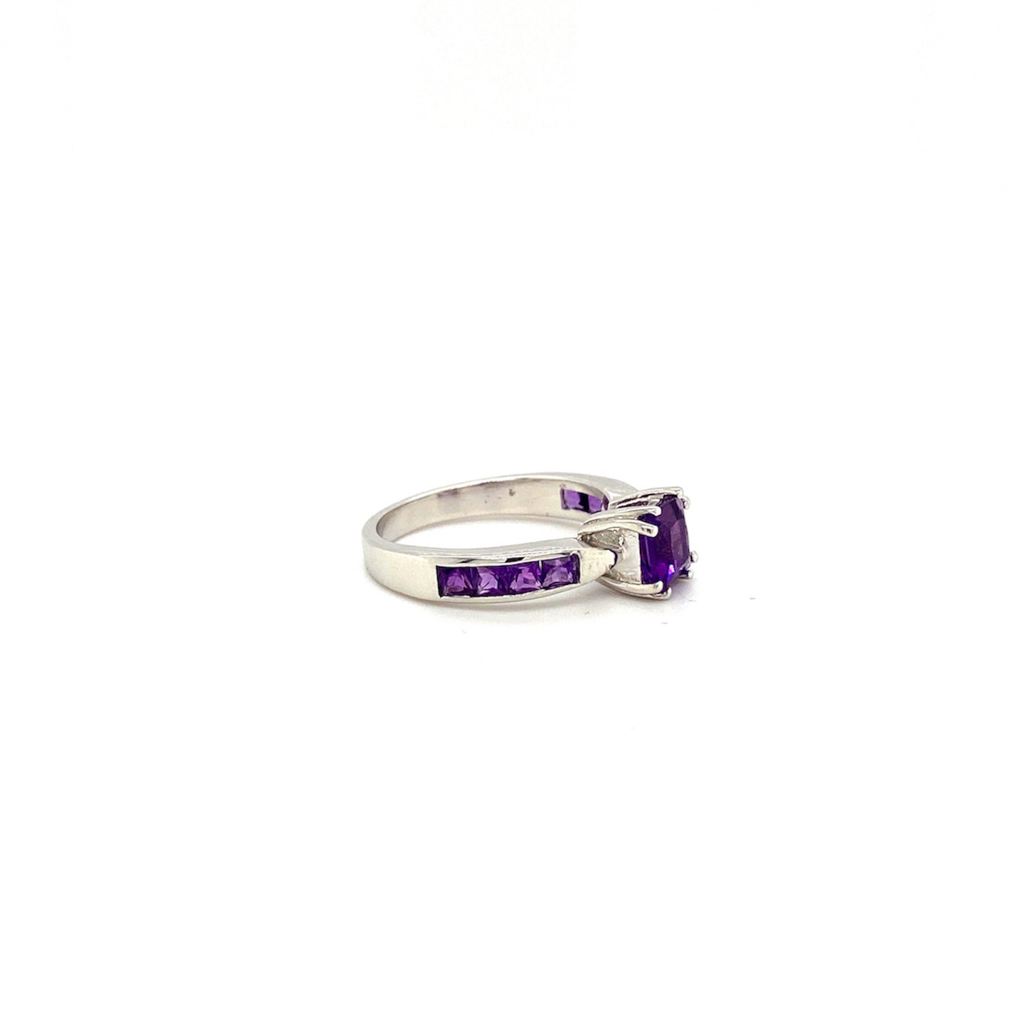 Natural Amethyst Gemstone 925 Sterling Silver Ring - Side View | Paraiso Jewels