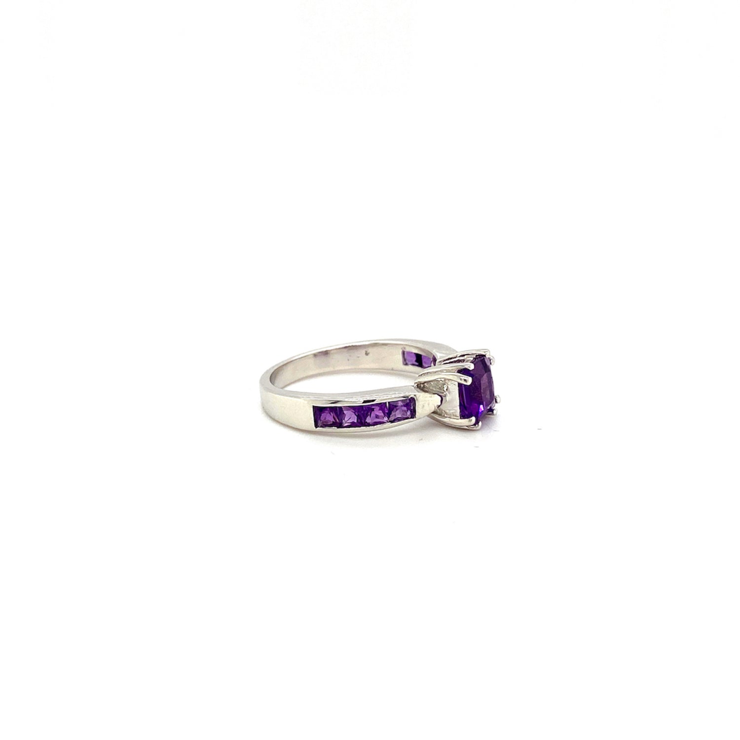 Natural Amethyst Gemstone 925 Sterling Silver Ring - Side View | Paraiso Jewels