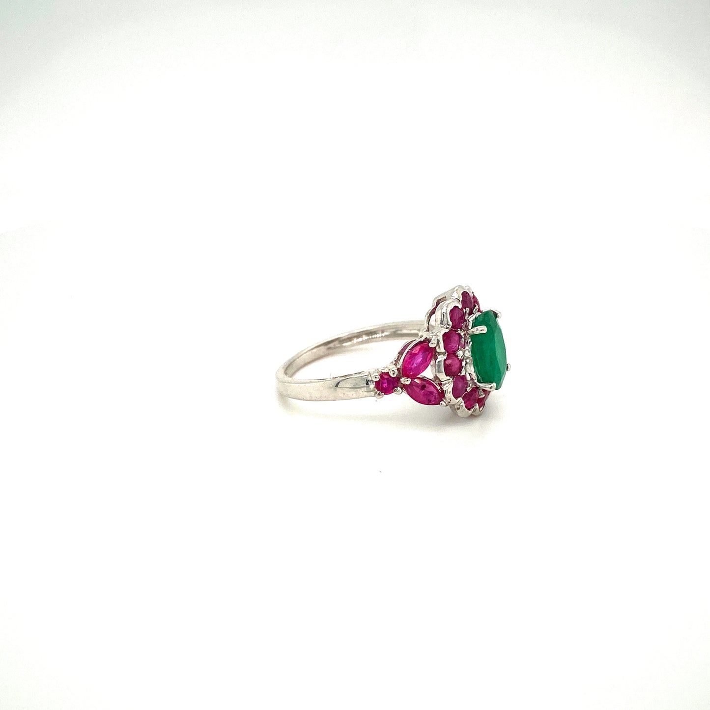 Natural Emerald Gemstone 925 Sterling Silver Ring - Side View | Paraiso Jewels