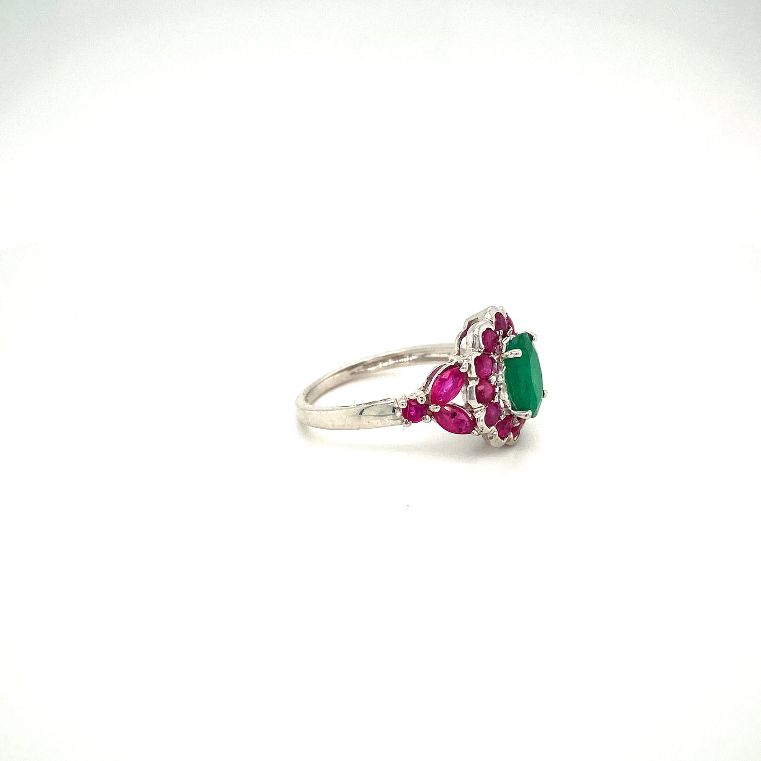 Natural Emerald Gemstone 925 Sterling Silver Ring - Side View | Paraiso Jewels