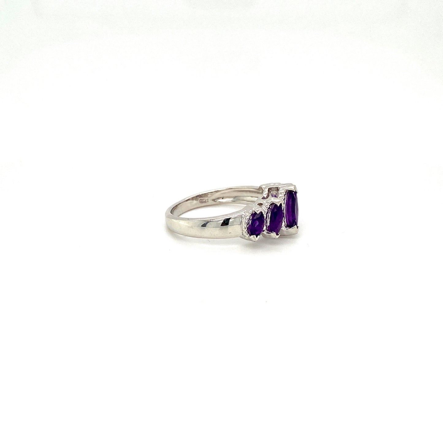 Natural Amethyst Gemstone 925 Sterling Silver Ring - Side View | Paraiso Jewels