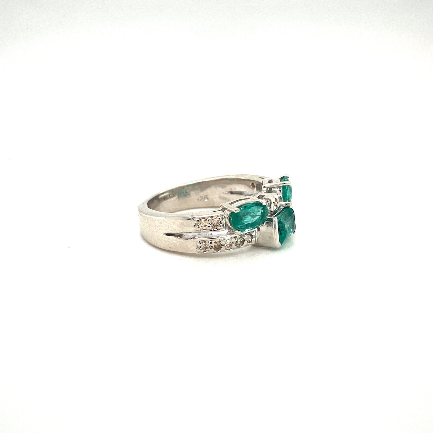 Natural Emerald and Diamond Gemstone 925 Sterling Silver Ring - Side View | Paraiso Jewels
