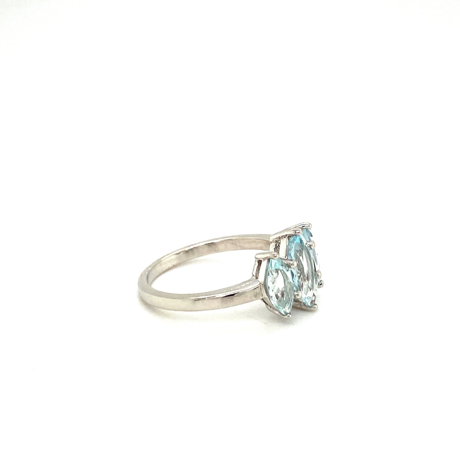 Natural Aquamarine Gemstone 925 Sterling Silver Ring - Side View | Paraiso Jewels