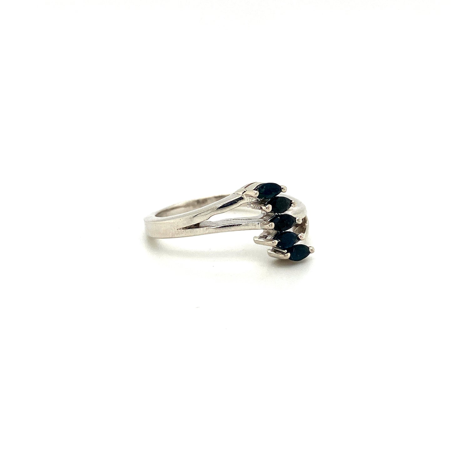 Natural Sapphire Gemstone 925 Sterling Silver Ring - Side View | Paraiso Jewels