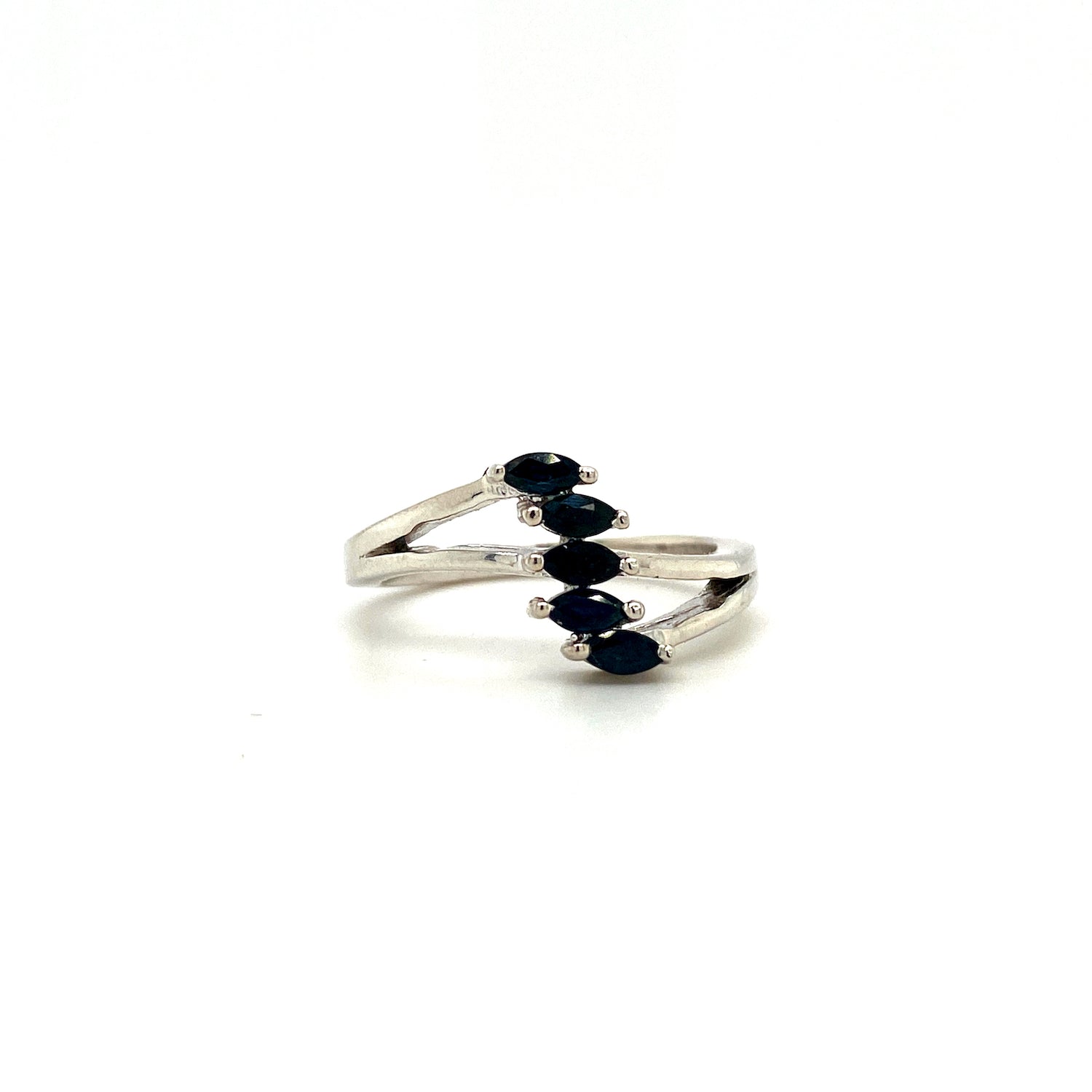 Natural Sapphire Gemstone 925 Sterling Silver Ring | Paraiso Jewels