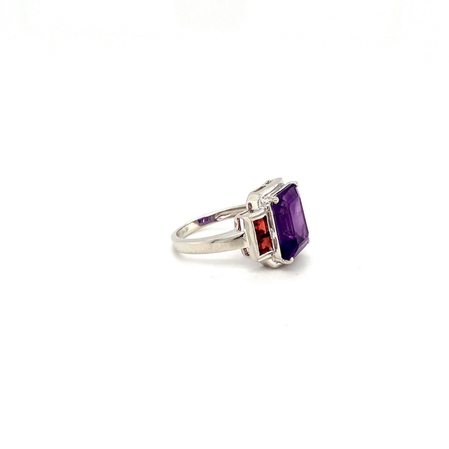 Natural Amethyst Solitaire and Garnet Ring 925 Sterling Silver - Side View | Paraiso Jewels