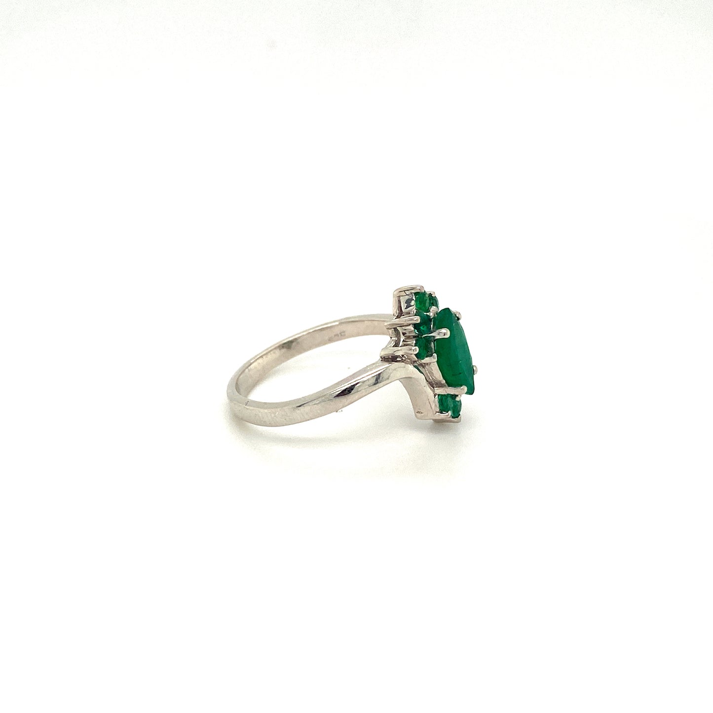 Natural Emerald Gemstone 925 Sterling Silver Ring - Side View | Paraiso Jewels