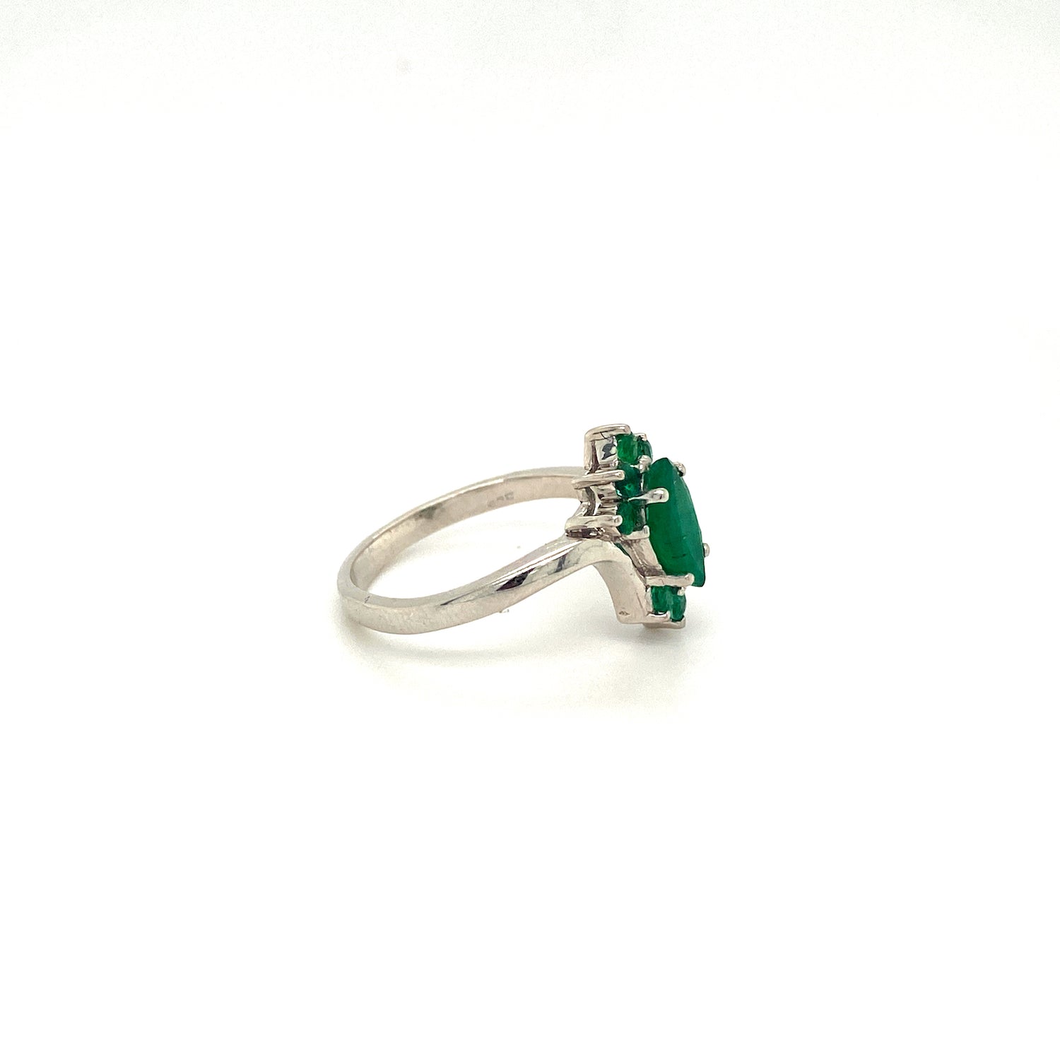 Natural Emerald Gemstone 925 Sterling Silver Ring - Side View | Paraiso Jewels