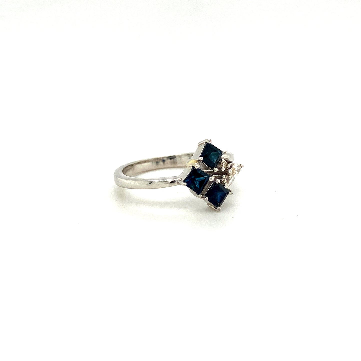 Natural Sapphire Gemstone 925 Sterling Silver Ring - Side View | Paraiso Jewels