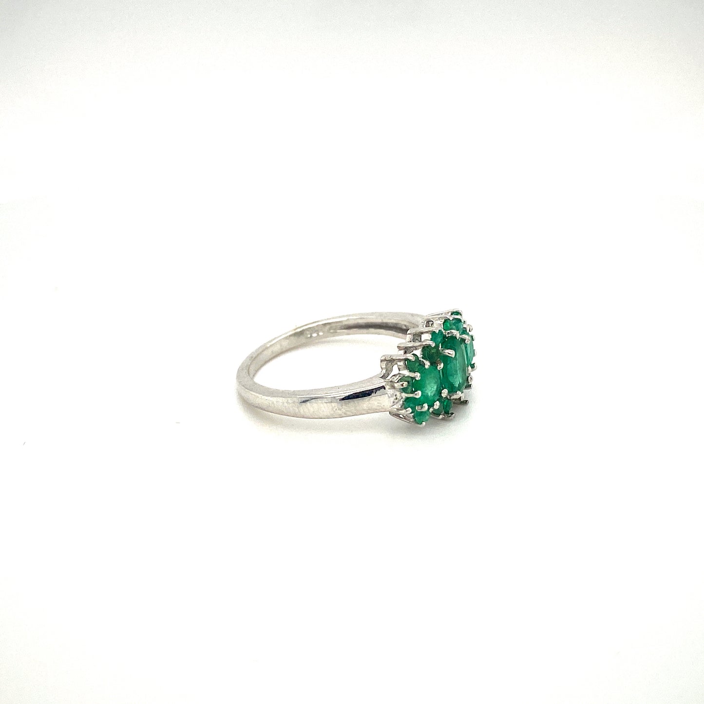 Natural Emerald Gemstone 925 Sterling Silver Ring - Side View | Paraiso Jewels