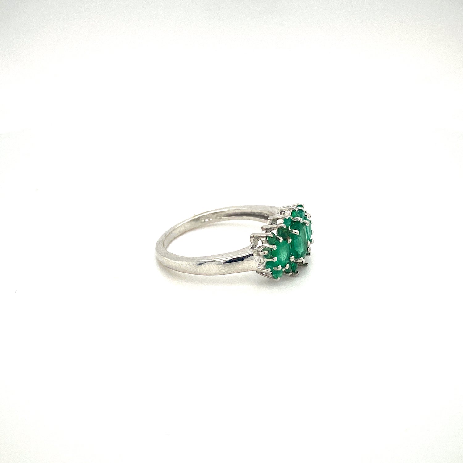 Natural Emerald Gemstone 925 Sterling Silver Ring - Side View | Paraiso Jewels