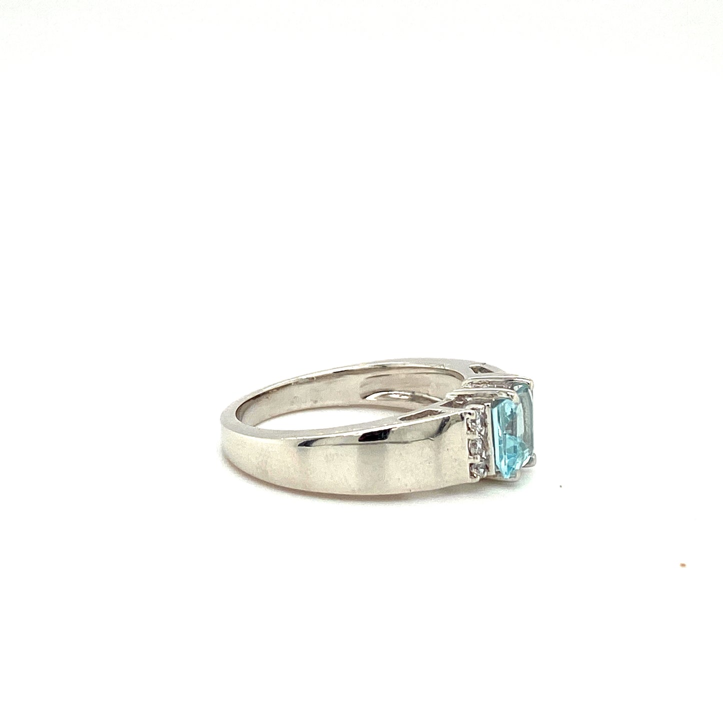 Natural Aquamarine Diamond Gemstone 925 Sterling Silver Ring - Side View | Paraiso Jewels