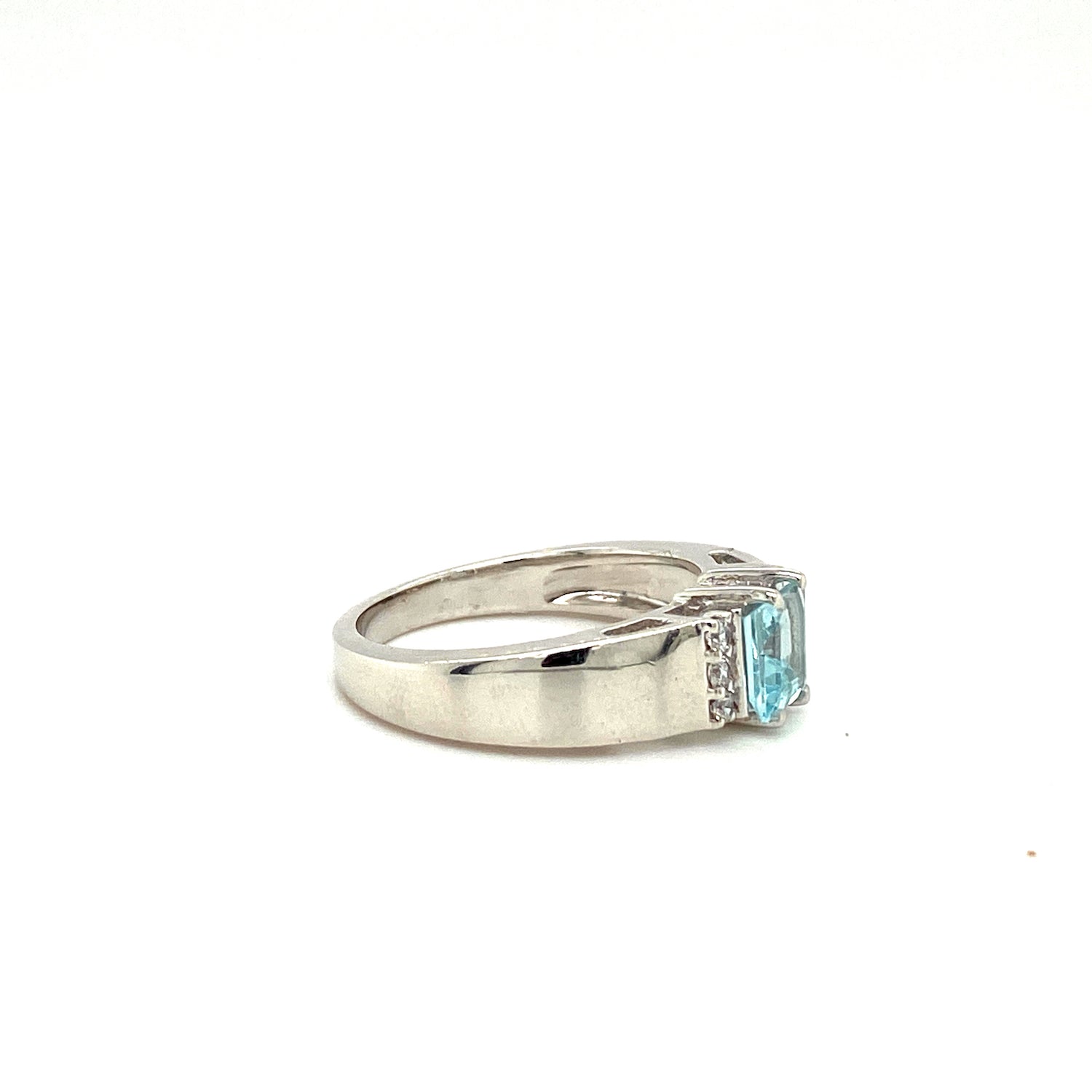 Natural Aquamarine Diamond Gemstone 925 Sterling Silver Ring - Side View | Paraiso Jewels
