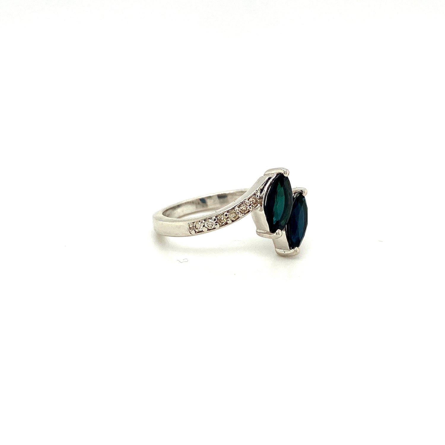 Natural Sapphire and Diamond Gemstone 925 Sterling Silver Ring - Side View | Paraiso Jewels