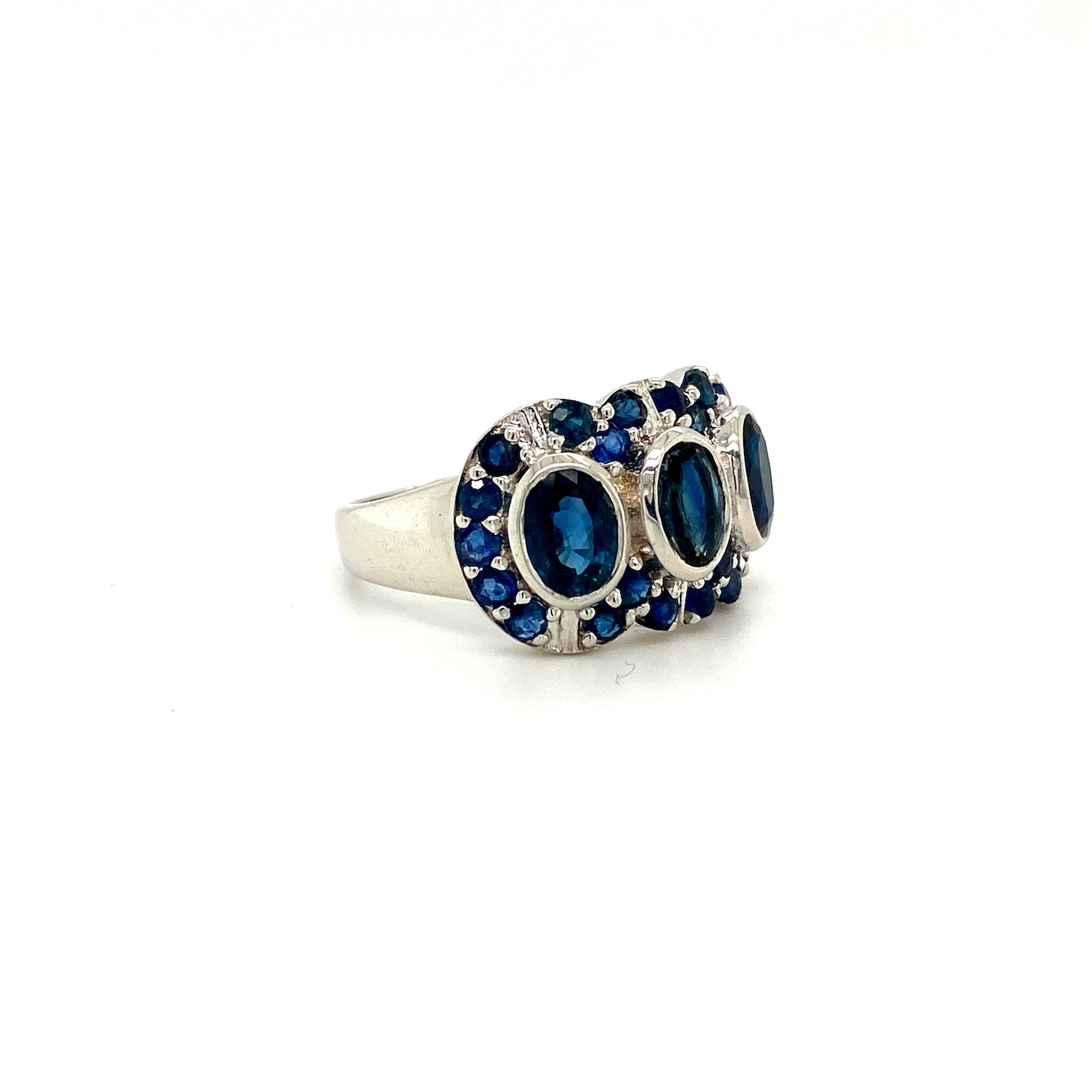 Natural Sapphire Gemstone 925 Sterling Silver Ring - Side View | Paraiso Jewels