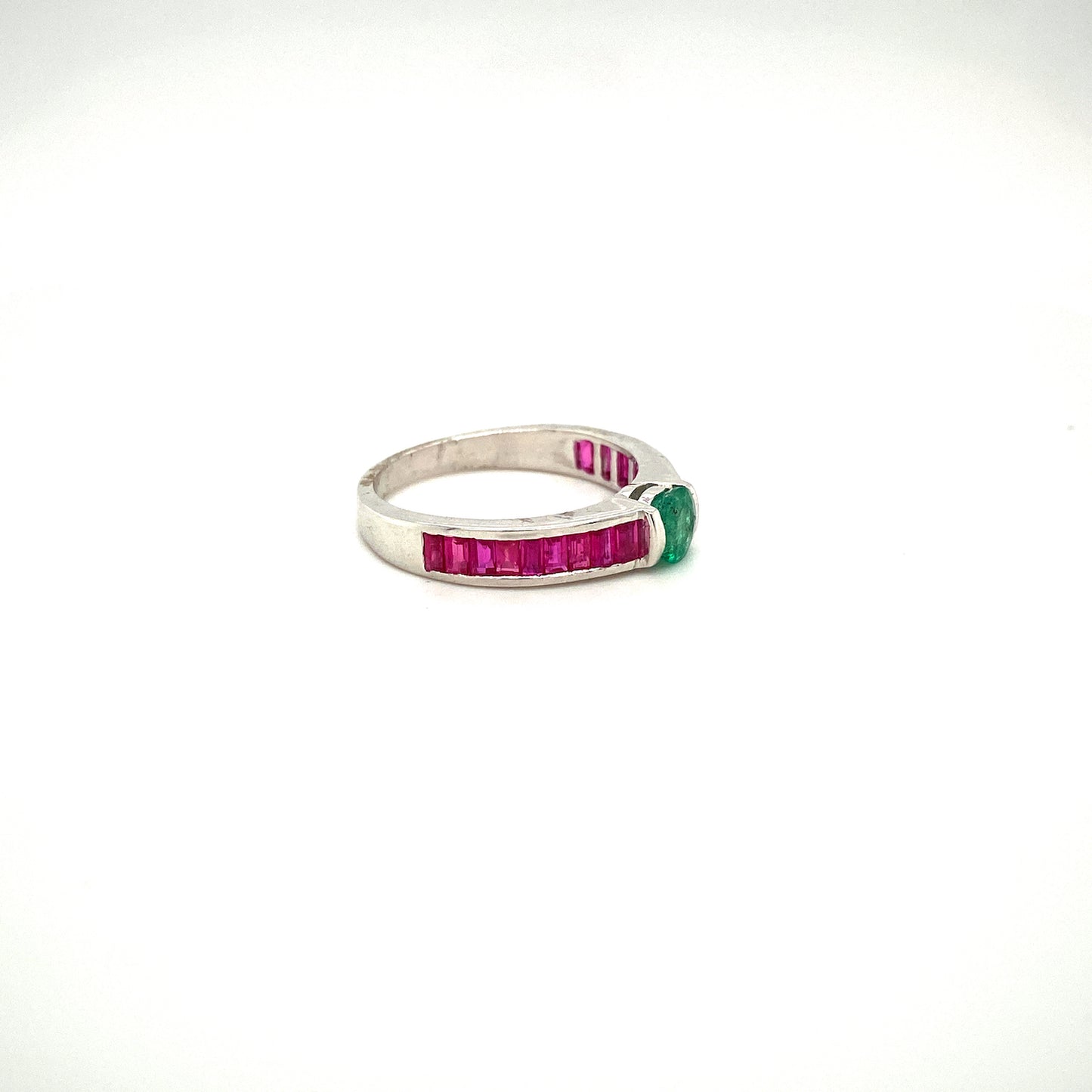 Natural Emerald Gemstone 925 Sterling Silver Ring - Side View | Paraiso Jewels