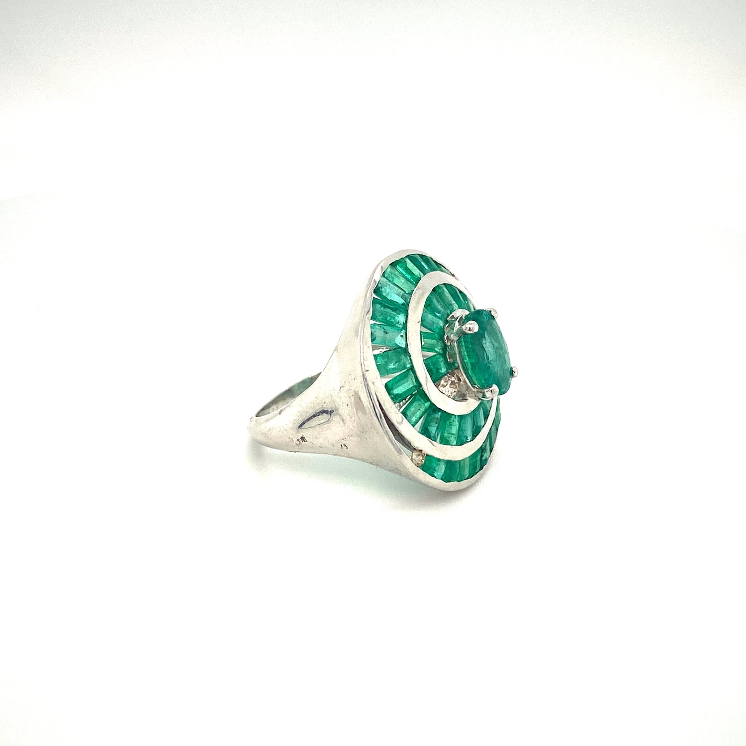 Natural Mandala Emerald Gemstone 925 Sterling Silver Ring - Side View | Paraiso Jewels