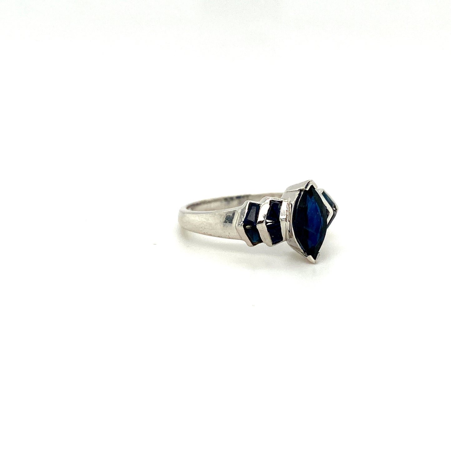 Natural Sapphire Gemstone 925 Sterling Silver Ring - Side View | Paraiso Jewels