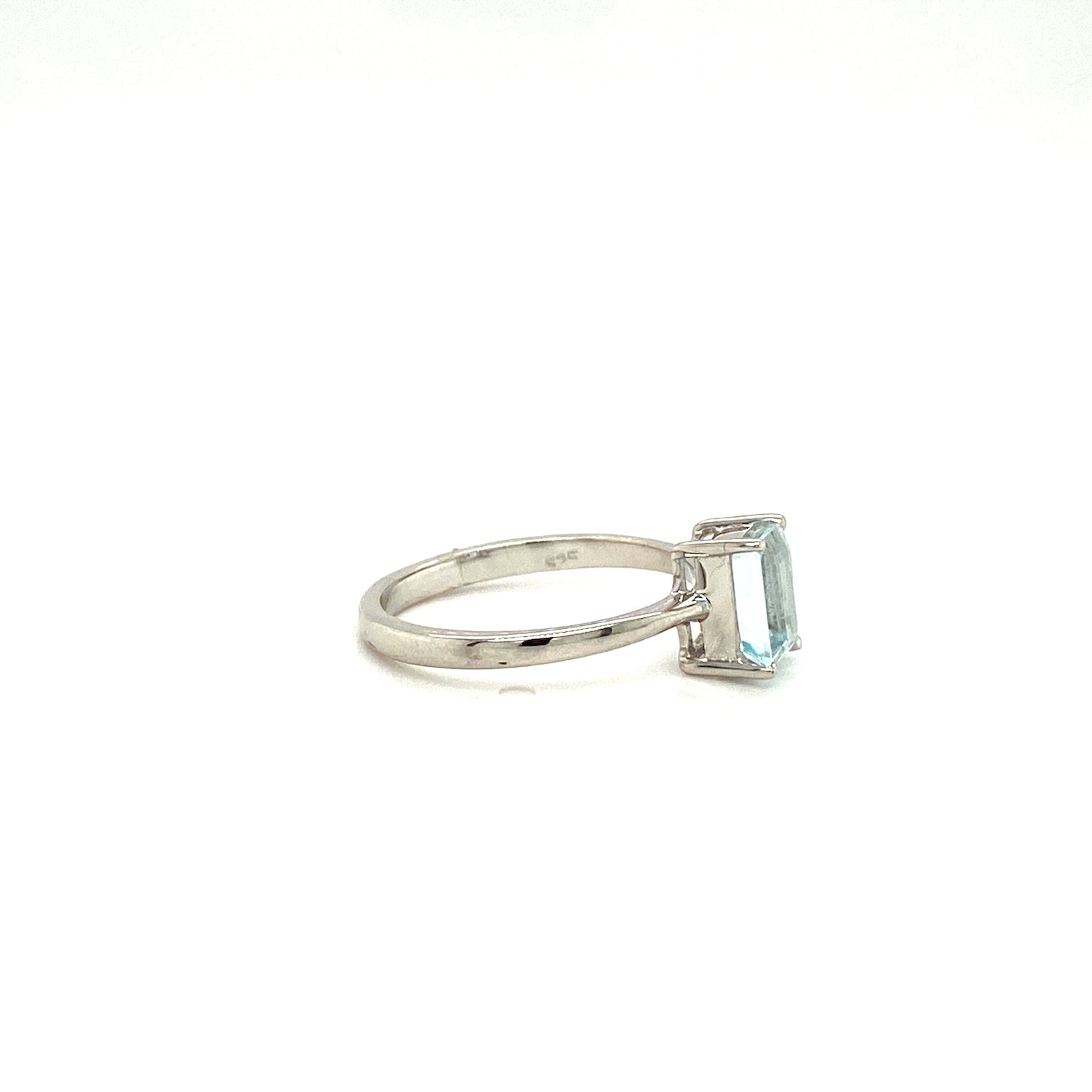 Natural Aquamarine Gemstone 925 Sterling Silver Ring - Side View | Paraiso Jewels