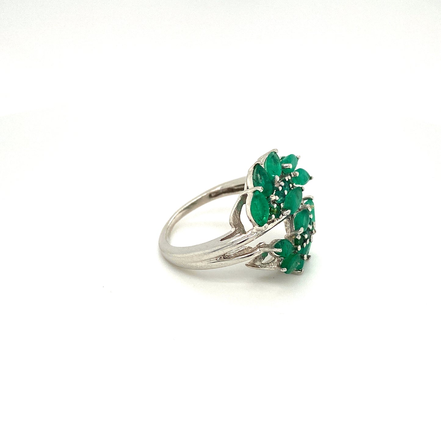 Natural Emerald Gemstone 925 Sterling Silver Ring - Side View | Paraiso Jewels
