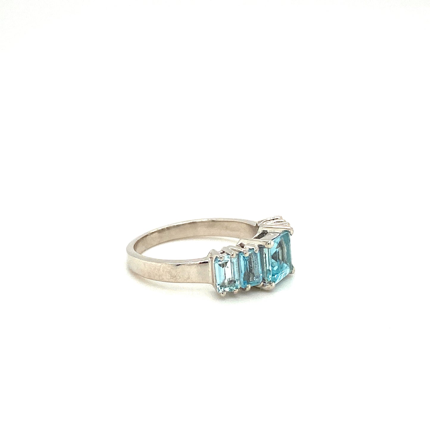 Natural Aquamarine Gemstone 925 Sterling Silver Ring - Side View | Paraiso Jewels