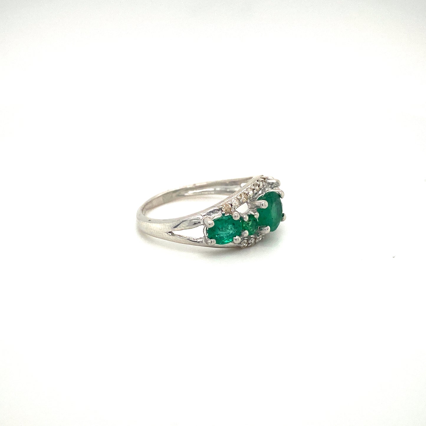 Natural Emerald and Diamond Gemstone 925 Sterling Silver Ring - Side View | Paraiso Jewels