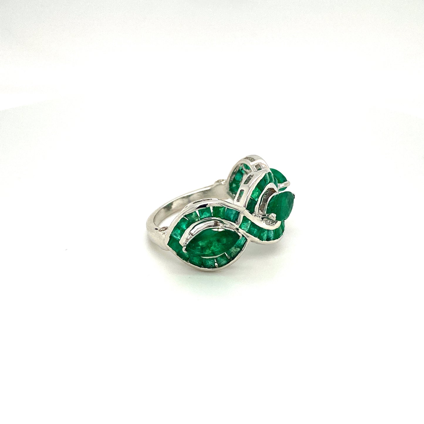 Natural Emerald Gemstone 925 Sterling Silver Ring - Side View | Paraiso Jewels