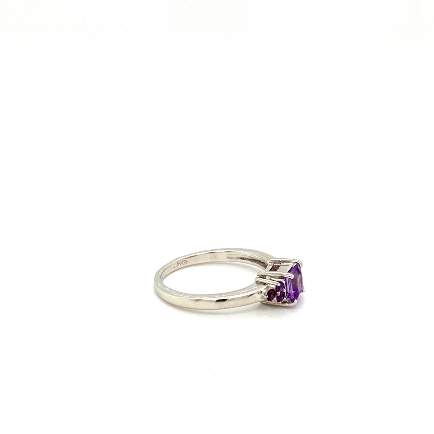 Natural Amethyst Gemstone 925 Sterling Silver Ring - Side View | Paraiso Jewels