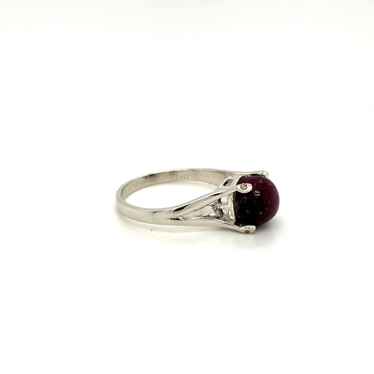 Natural Ruby Gemstone 925 Sterling Silver Ring - Side View | Paraiso Jewels