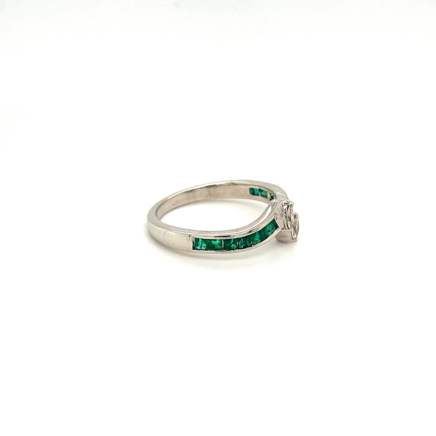 Natural Emerald and Diamond Gemstone 925 Sterling Silver Ring - Side View | Paraiso Jewels