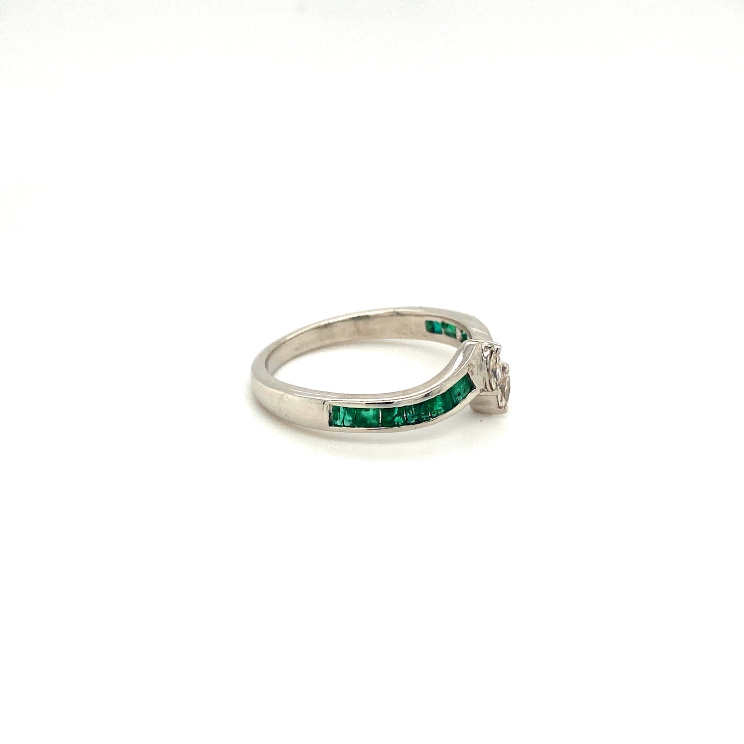 Natural Emerald and Diamond Gemstone 925 Sterling Silver Ring - Side View | Paraiso Jewels