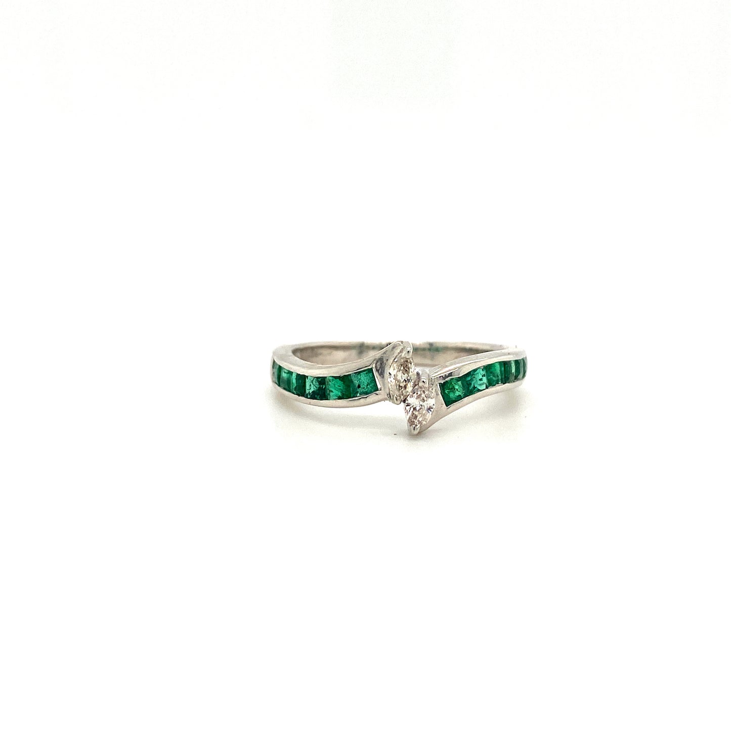 Natural Emerald and Diamond Gemstone 925 Sterling Silver Ring | Paraiso Jewels