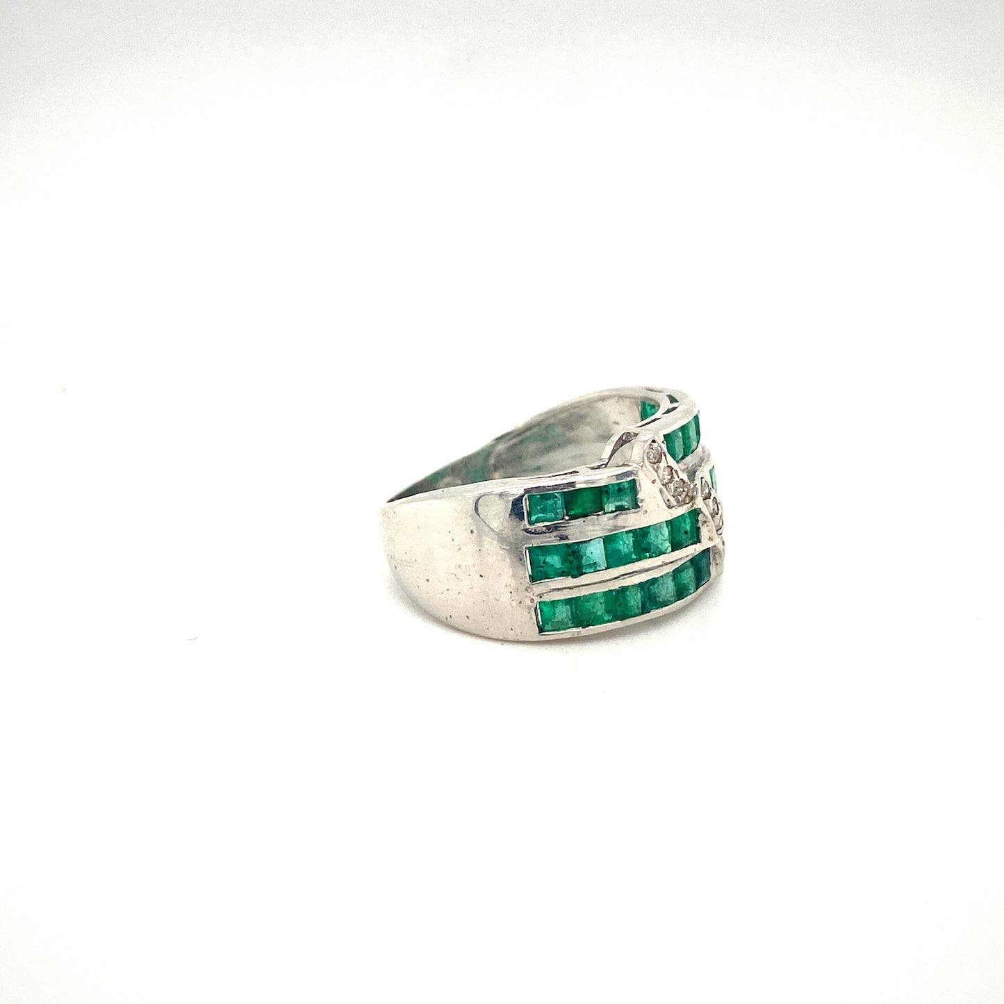 Natural Emerald and Diamond Gemstone 925 Sterling Silver Ring - Side View | Paraiso Jewels