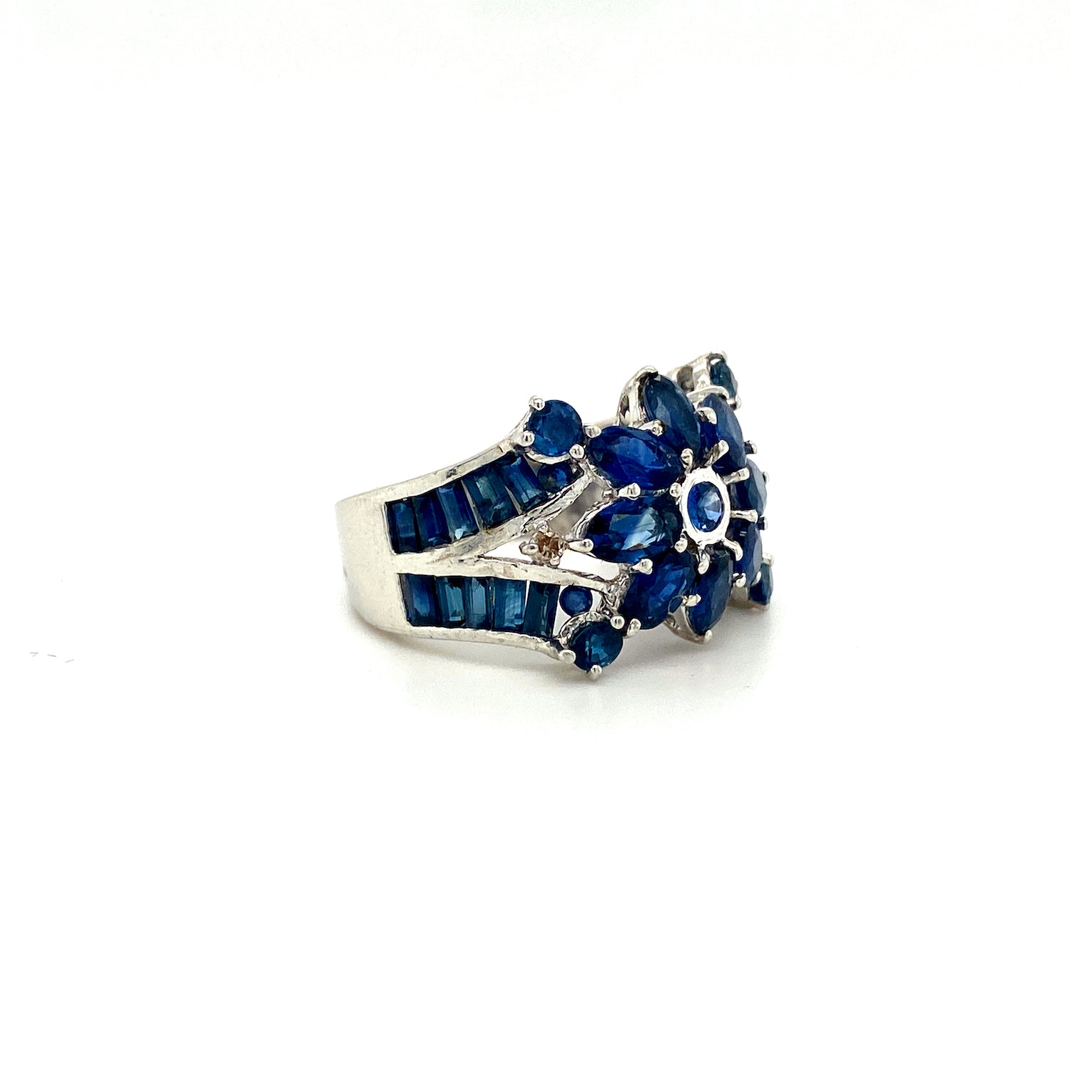 Natural Sapphire Gemstone 925 Sterling Silver Ring - Side View | Paraiso Jewels