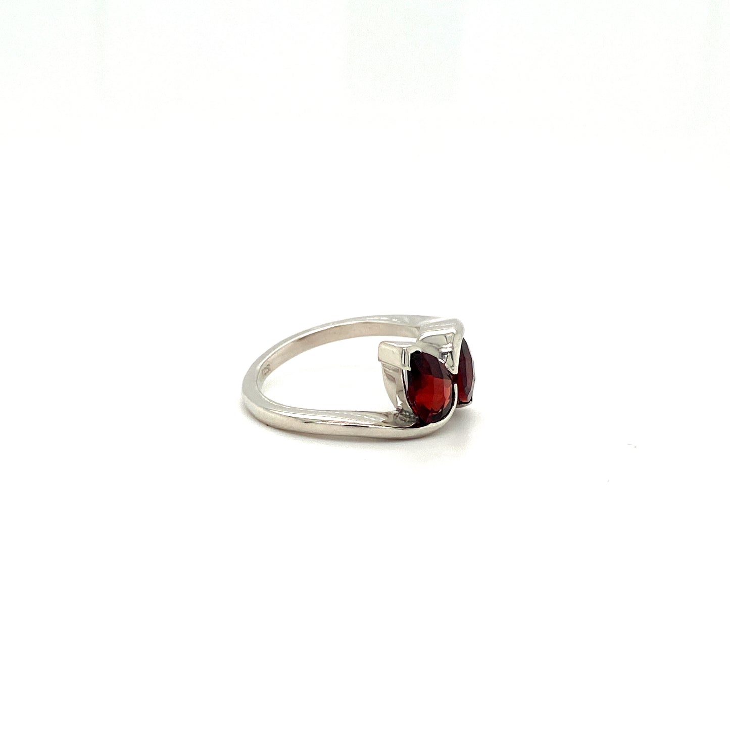 Natural Garnet Gemstone 925 Sterling Silver Ring - Side View | Paraiso Jewels